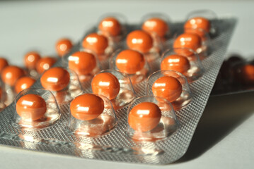 イソトレチノイン