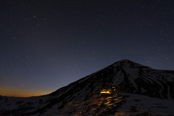 Sternenhimmel über der Tölzer Hütte im Karwendelgebirge,Tirol,Österreich