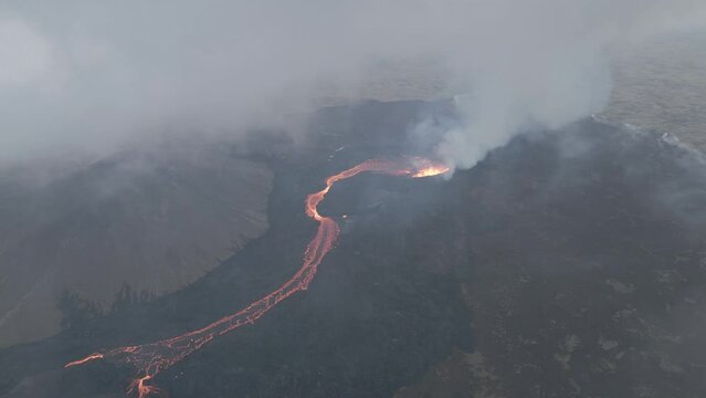  Iceland volcano eruption lava magma from crater Fagradalsfjall Hagafell Grindavik