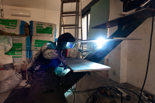 Gas welding of metals