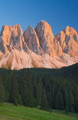 Italien, Südtirol, Alto Adige, Dolomiten, Villnösstal, Geisleralm, Alpenglühen, Geisler Spitzen