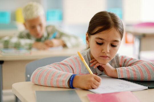 Fulfilling task learner studious cognition solve classroom take note