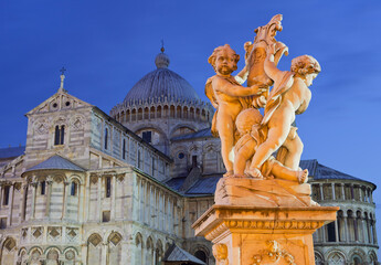 Fototapeta na wymiar Italien, Toskana, Pisa, Brunnen, Piazza del Duomo