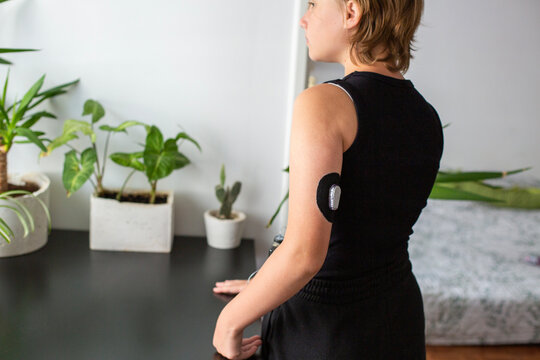 diabetic girl control  sugar 