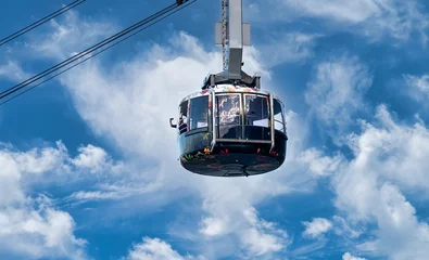 Papier Peint photo autocollant Montagne de la Table Cape Town -  Table Mountain Aerial cable car close-up. Blue sky, beautiful whispy clouds - Great outdoors adventure travel holiday destination, Cape Town, South Africa