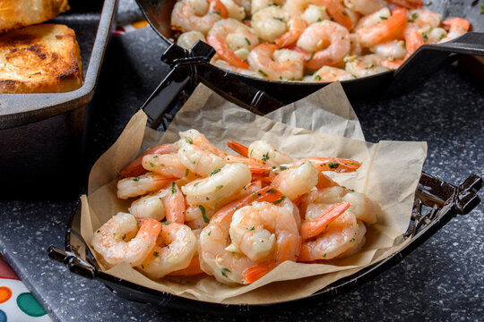 Savor the Flavor: 4K Ultra HD Image of Delicious Shrimp Scampi
