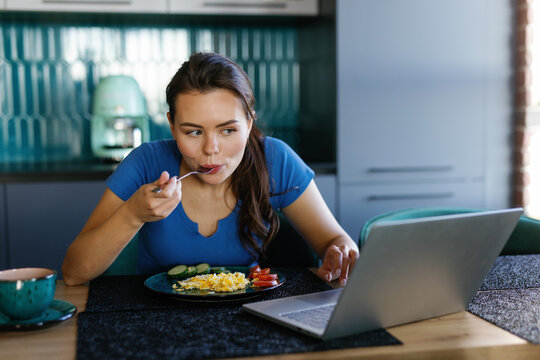 Breakfast day in the life gadget browse diet food home digitalisation