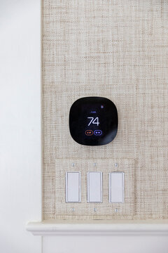 Wall Temperature digital Thermostat in Contemporary Home wallpaper 