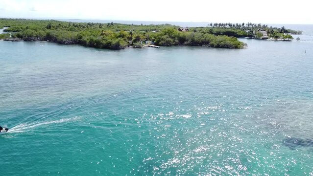 Archipielago san bernardo, isla mucura, santa cruz del islote, casa en el agua, islas del rosario, colombia, cartagena de indias