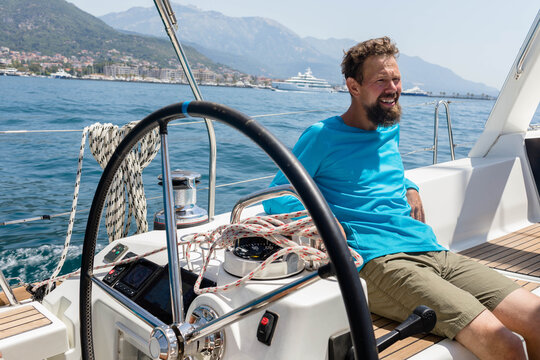 A minute of rest for a sailor