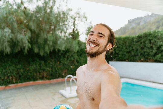 Pool side selfie
