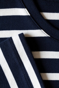 Clothing t shirt striped hem 