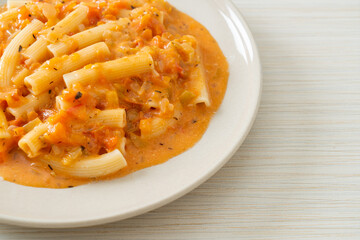 rigatoni penne pasta creamy tomato