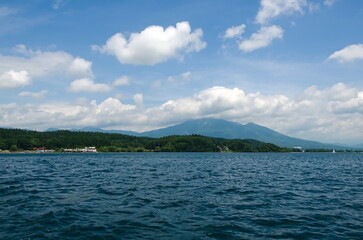 Fototapeta premium 猪苗代湖と磐梯山