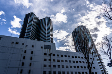 Looking up at the tower mansions of Musashi-Kosugi from below_02