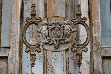Adornos de balcones y puertas 