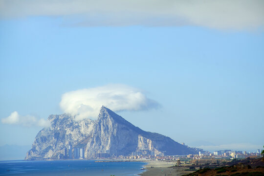 Nice image of the mountain and Gibraltar from Cadiz