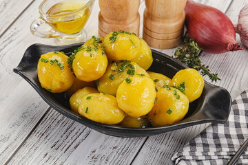 Hot boiled baby potato with oil