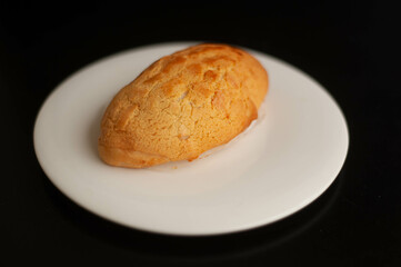 hong kong style pineapple bun