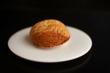 hong kong style pineapple bun