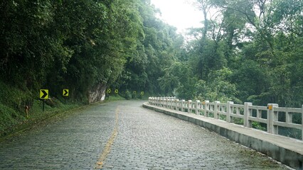 Obraz premium Mirante Lacerda, estrada da Graciosa, estrada que liga Curitiba, capital do estado do Paraná às cidades históricas de Morretes e Antonina, sul do Brasil