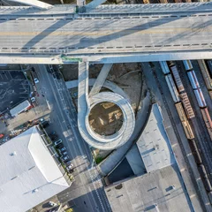 Crédence de cuisine en verre imprimé Helix Bridge Pedestrian walkway from ground level to upper level of a bridge