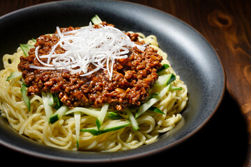 ジャージャー麺