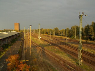 Landschaft mit Eisenbahnschienen