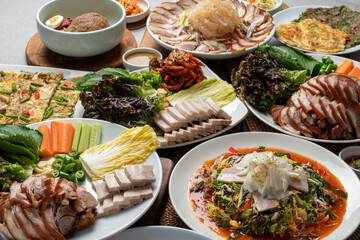 Korean food, jokbal, oriental medicine, pork, boiled pork, cold vegetables, maeyang, tray, noodles, mini, green onion pancake, mung bean pancake, red pepper pancake, side dish, salted shrimp