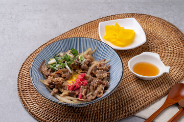 Japanese food, salmon, donburi, gyudon, ramen, sushi, shrimp, flatfish, eggs, dongots, side dishes