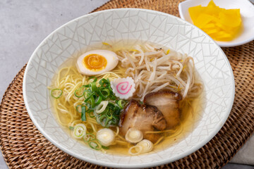 Japanese food, salmon, donburi, gyudon, ramen, sushi, shrimp, flatfish, eggs, dongots, side dishes