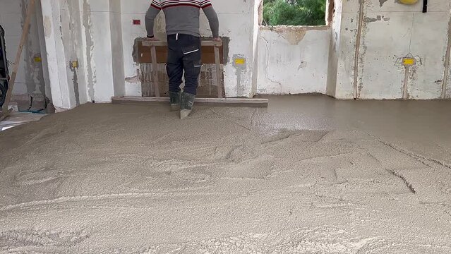 Arrangement of hand casting of sand and cement for a screed 6