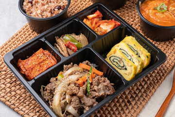 Korean food, pork, stir-fried pork, soybean paste, grilled, webfoot octopus, lunch box, egg roll,...
