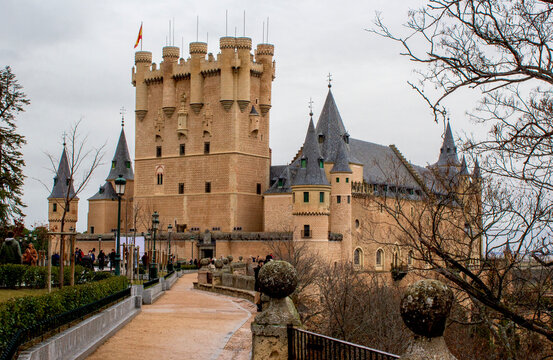 Arquitectura g&oacute;tica civil, Alcazar de Segovia, vista de la entrada principal