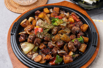 Korean food, cube, steak, cartilage, stir-fry, seafood jjambbong, soup, poop, fried, whole shrimp, iron plate