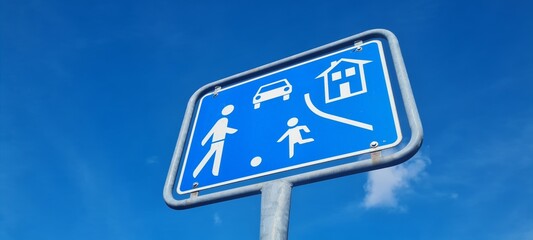 Spielstraße Schild