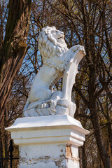 Lion statue near the gate in Kachanovka