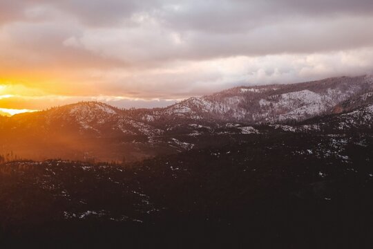 Naklejki sunset in the mountains