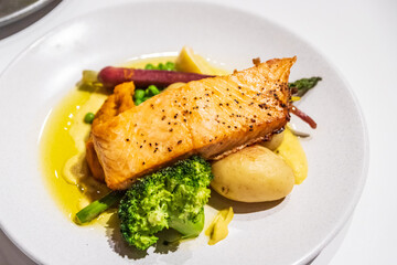 Grilled Salmon with Fresh Vegetables and Lemon Sauce