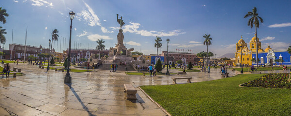 Plaza de Armas de Trujillo - La Libertad, Perú