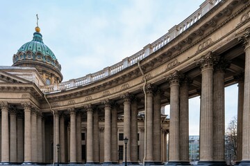 Naklejka premium St. Petersburg, Russia, February 10, 2024. Fragment of the right side of the colonnade of the Kazan Cathedral.