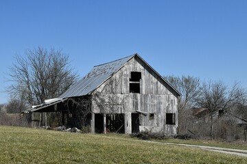 Fototapeta na wymiar Old Weathered Barn