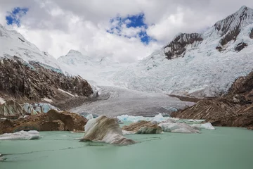 Poster Lake in glacier © Galyna Andrushko