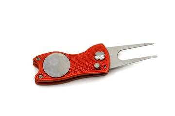 Divot repair tool for golfers