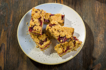 oatmeal cake with raspberries - 755141897