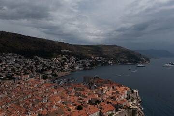 Fototapeta na wymiar view of the city of the coast of the sea