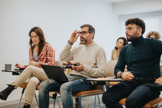 おとなの学びを拓く / WORKING WITH ADULT LEARNERS おとなの学びを拓く / WORKING WITH ADULT LEARNERS Work-Based