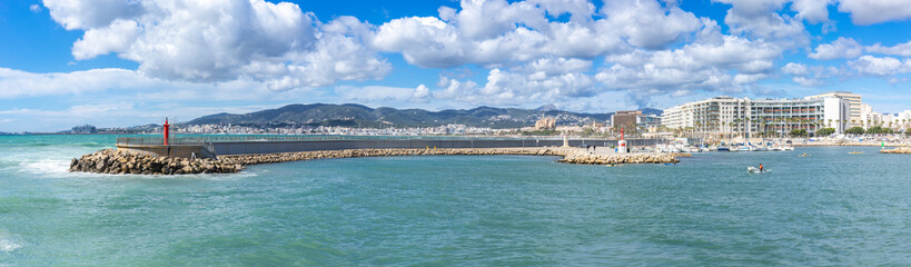 Expansive View of Palma de Mallorca Bay with Maritime Activity and Urban Skyline - 755211487