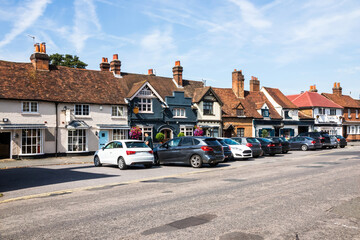 Row of old cottages in Aylesbury End
