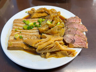 Beef with tufu in sweet brown sauce